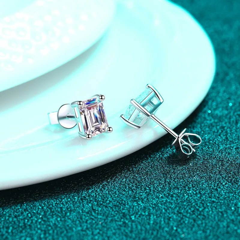 0.5-3 Carat Moissanite Studs