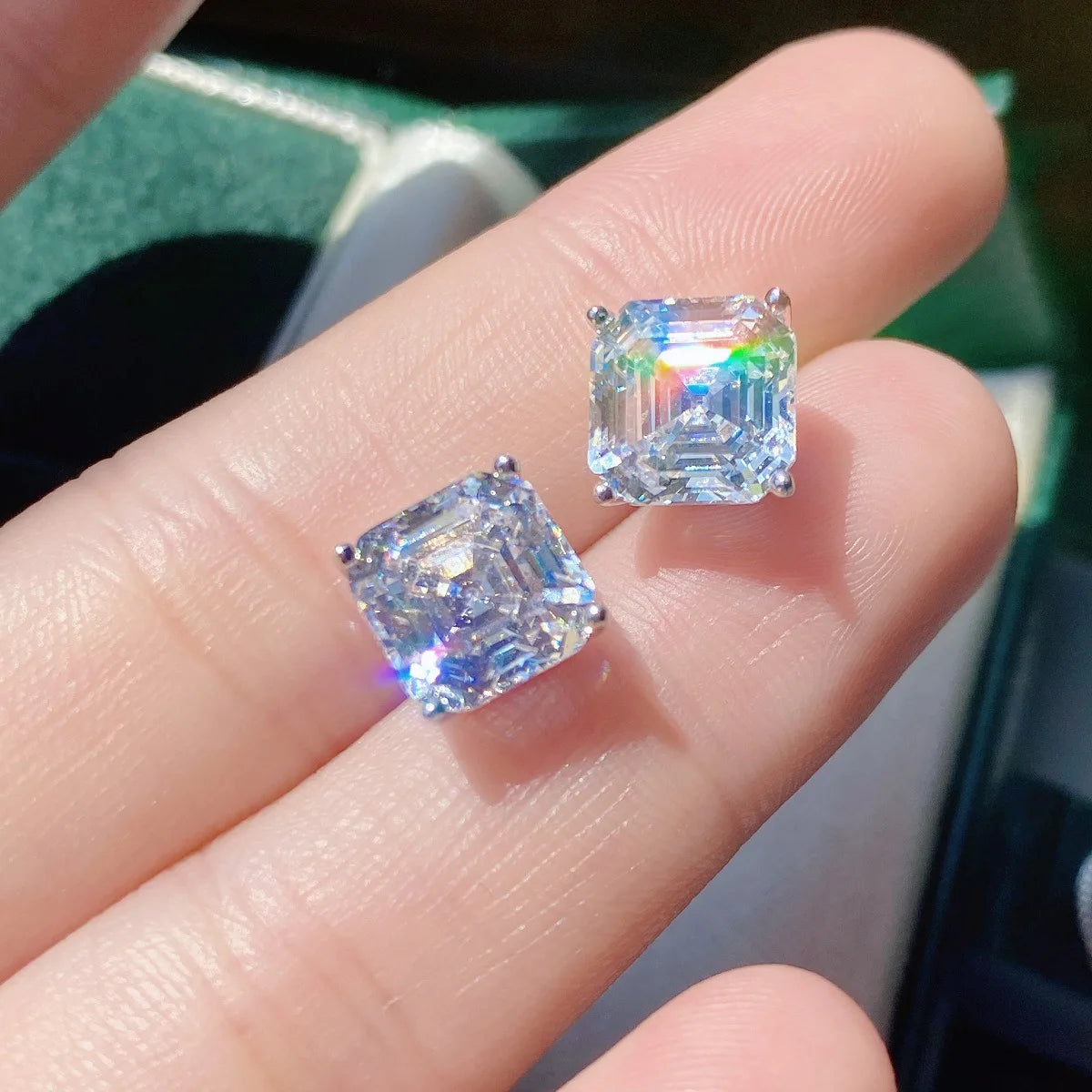 0.5-3 Carat Moissanite Studs