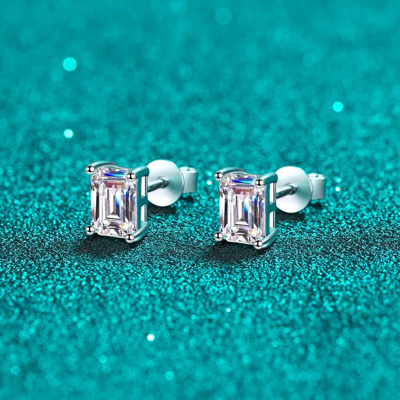 0.5-3 Carat Moissanite Studs
