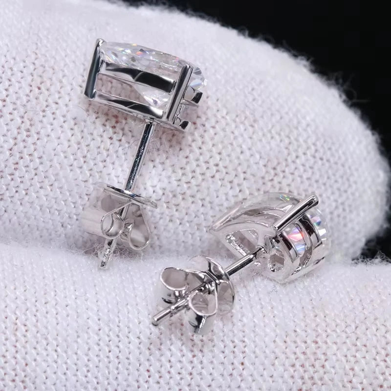 0.5-3 Carat Moissanite Studs