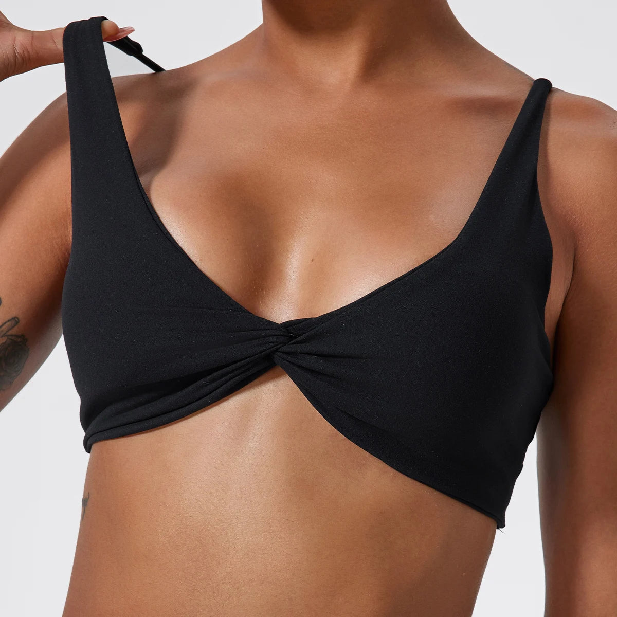 Front Twist Sports Bra