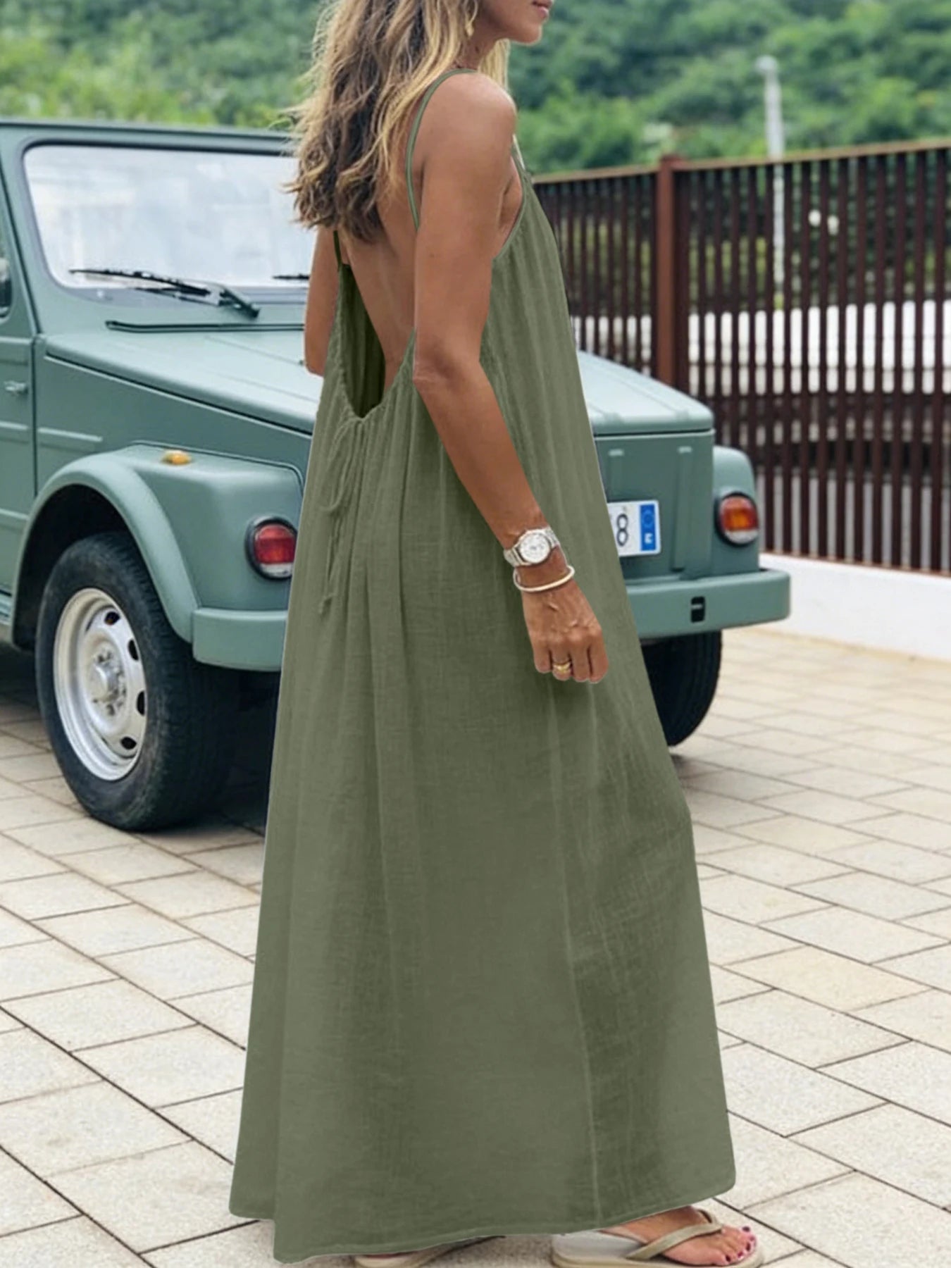 Breazy Backless Dress