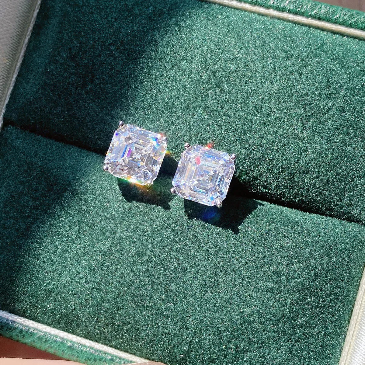 0.5-3 Carat Moissanite Studs