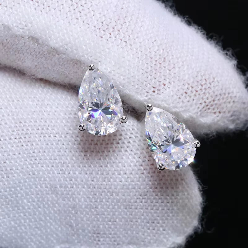 0.5-3 Carat Moissanite Studs