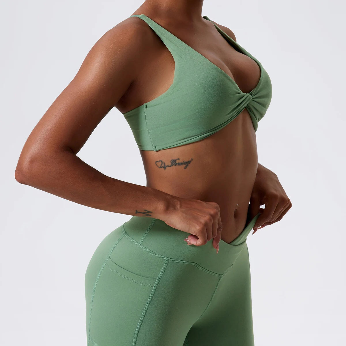 Front Twist Sports Bra